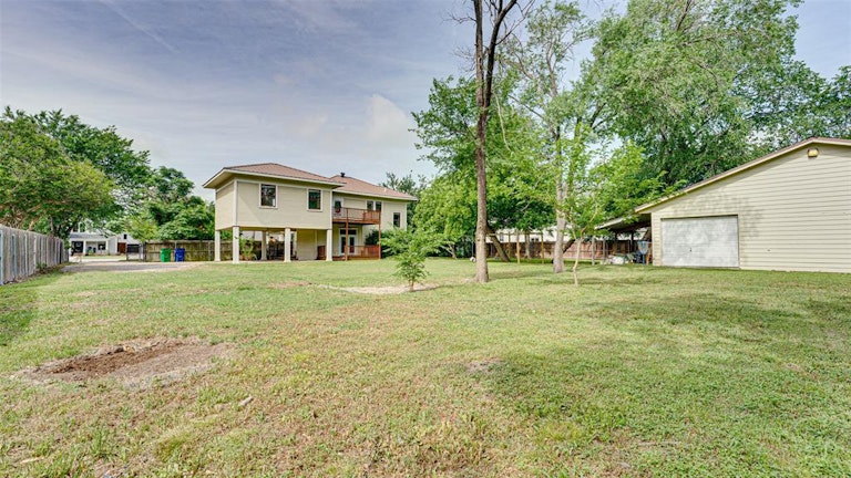 Photo 34 of 40 - 613 E Marvin Ave, Waxahachie, TX 75165