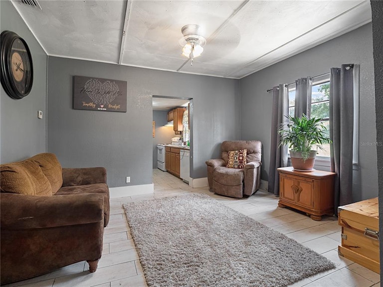Photo 6 of 18 - 1007 Schultz St, Eustis, FL 32726