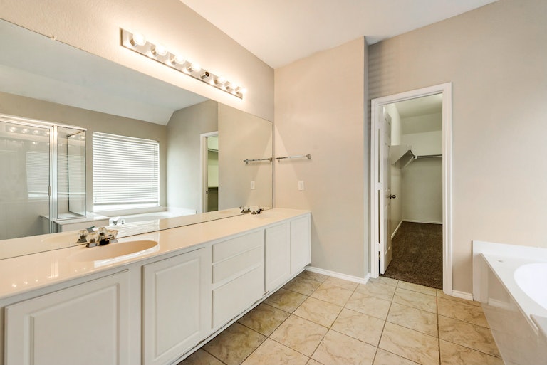 Photo 20 of 31 - 4412 Vista Meadows Dr, Fort Worth, TX 76244