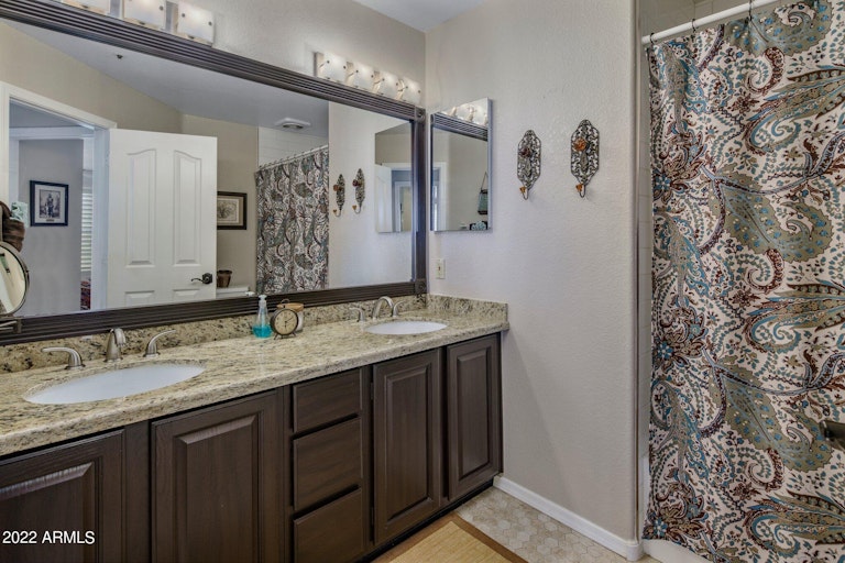 Photo 31 of 48 - 11100 E Greythorn Dr, Scottsdale, AZ 85262