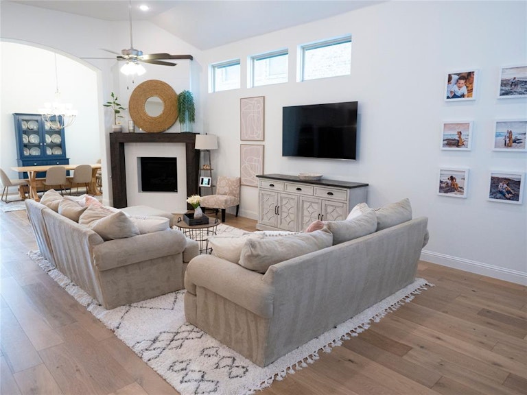 Photo 9 of 33 - 4118 Revard Rd, Celina, TX 75009
