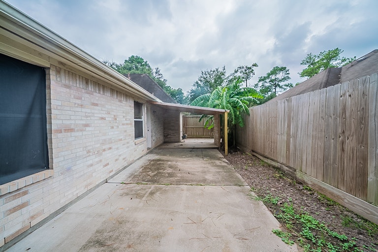 Photo 5 of 28 - 11002 Creekline Glen Ct, Cypress, TX 77429