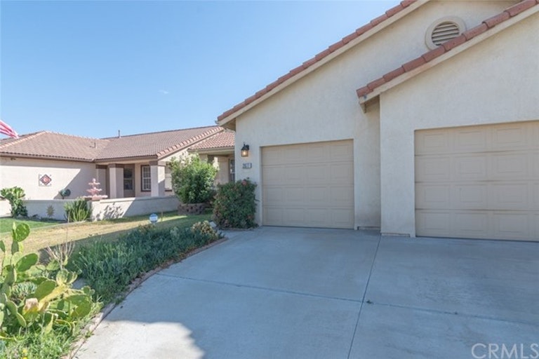 Photo 4 of 39 - 2077 Saint Emilion Ln, San Jacinto, CA 92583