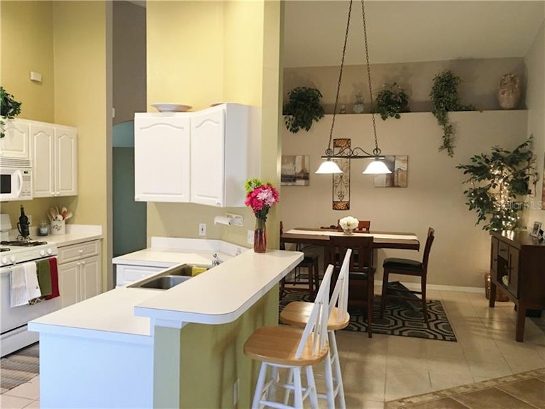 Photo 7 of 25 - 24535 Laurel Ridge Dr, Lutz, FL 33559