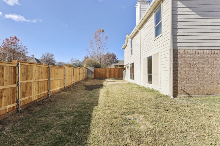 Photo 31 of 31 - 4708 Park Bend Dr, Fort Worth, TX 76137