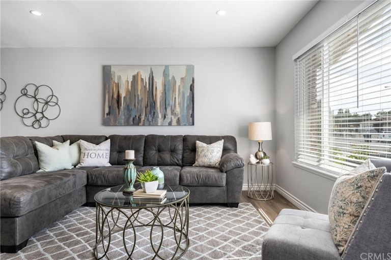 Photo 8 of 36 - 331 Monterey Cir, Placentia, CA 92870
