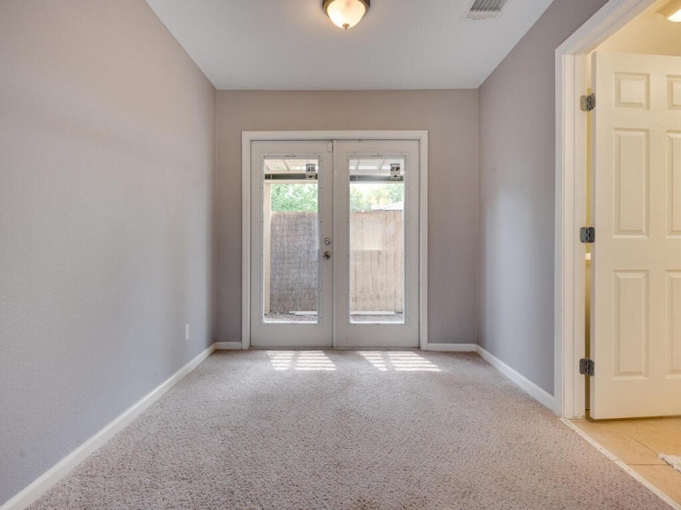 Photo 25 of 36 - 2019 Cheshire Dr, Austin, TX 78723
