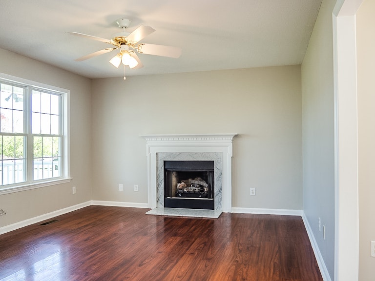 Photo 7 of 23 - 1142 Darius Pearce Rd, Youngsville, NC 27596