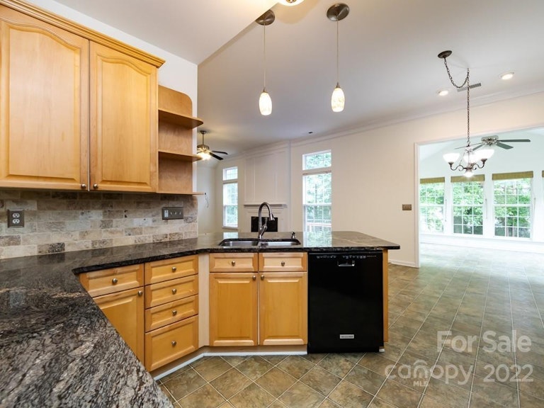 Photo 13 of 37 - 11929 Harmon Ln, Pineville, NC 28134