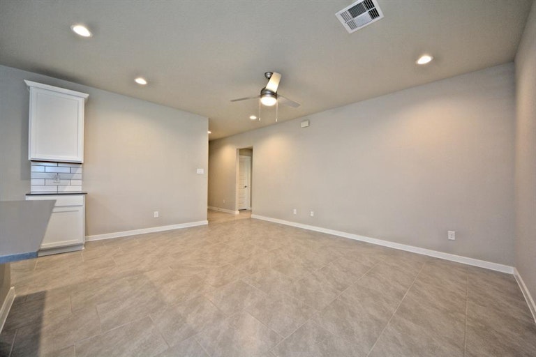 Photo 10 of 25 - 6919 Telford Hollow Trl, Richmond, TX 77407