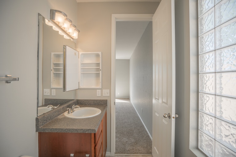 Photo 12 of 19 - 16166 N 170th Ln, Surprise, AZ 85388