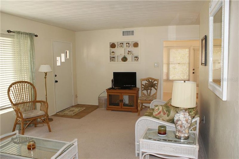 Photo 3 of 25 - 600 Harbor Dr S, Venice, FL 34285