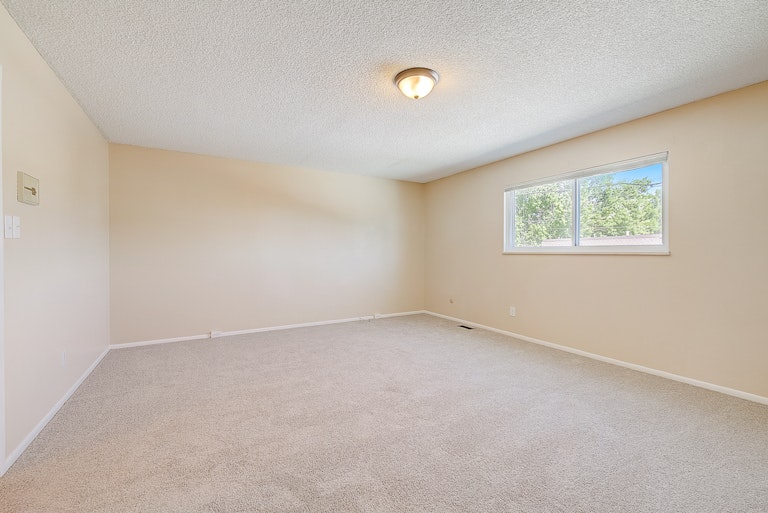 Photo 6 of 25 - 638 S Youngfield Ct, Lakewood, CO 80228