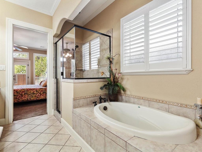 Photo 16 of 31 - 5421 Pershing Ave, Fort Worth, TX 76107