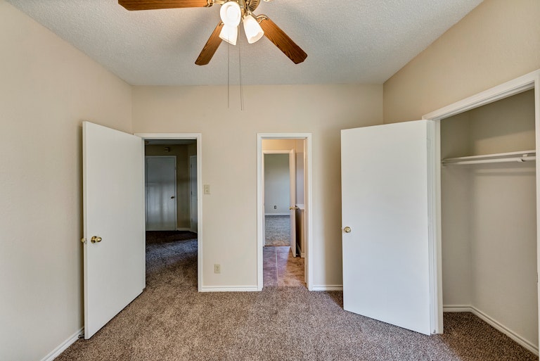 Photo 24 of 26 - 305 Meandering Way, Glenn Heights, TX 75154