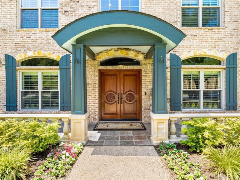 Photo 2 of 31 - 5421 Pershing Ave, Fort Worth, TX 76107