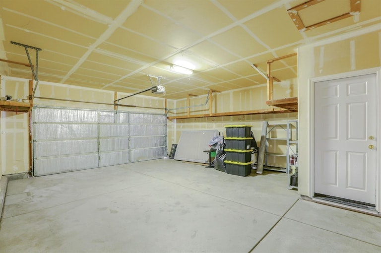 Photo 33 of 39 - 1175 Bronco Dr, Plumas Lake, CA 95961