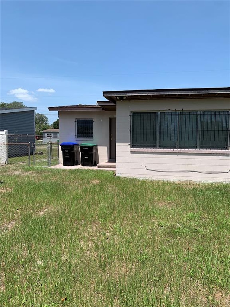 Photo 26 of 33 - 4107 Robbins Ave, Orlando, FL 32808