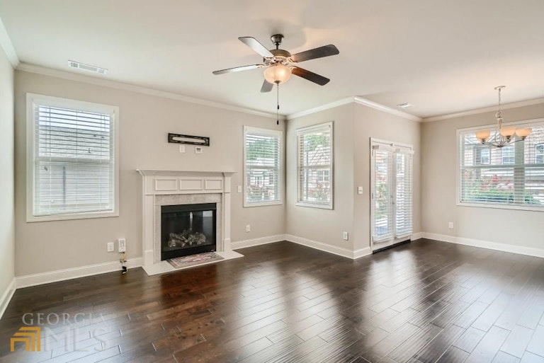 Photo 3 of 26 - 410 Holdings Dr, Lawrenceville, GA 30044