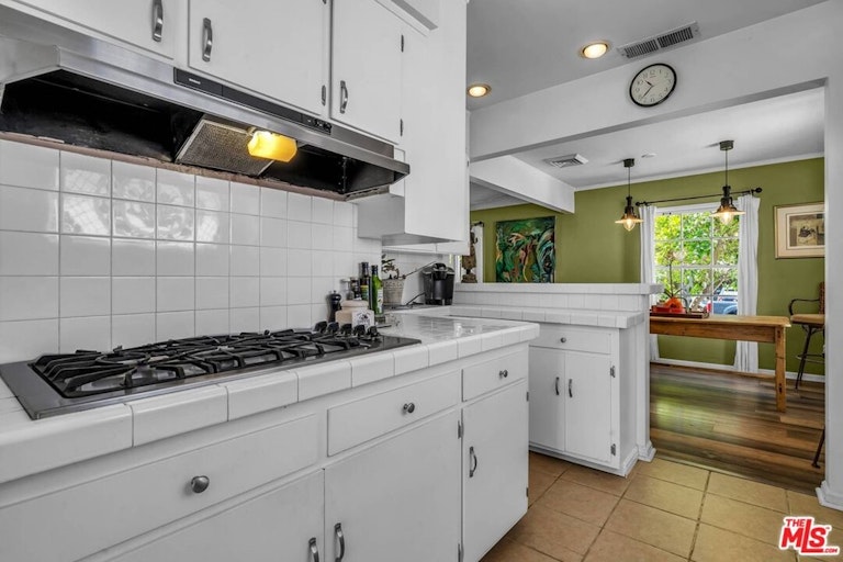 Photo 14 of 45 - 10643 Blix St, North Hollywood, CA 91602