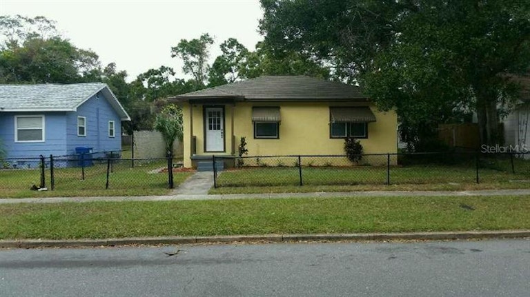 Photo 16 of 16 - 2435 10th St S, Saint Petersburg, FL 33705