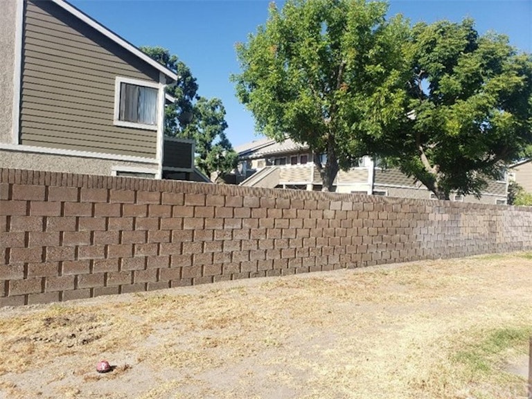 Photo 18 of 18 - 936 Fairway Dr #44, Colton, CA 92324