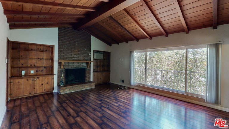 Photo 3 of 18 - 3434 Blair Dr, Los Angeles, CA 90068