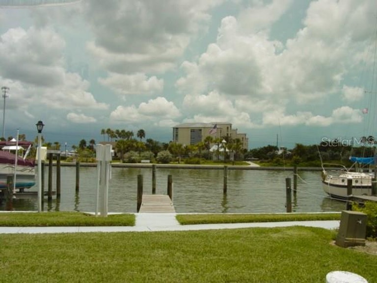 Photo 2 of 22 - 329 Medallion Blvd Unit B, Madeira Beach, FL 33708