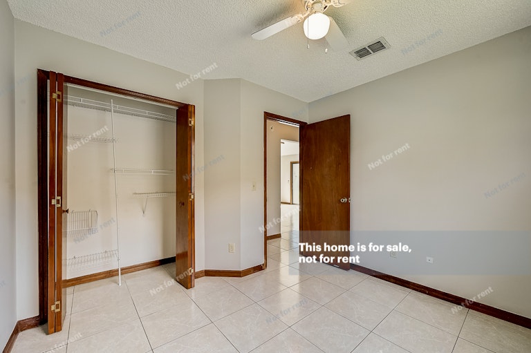 Photo 28 of 32 - 8460 Rockridge Dr, Jacksonville, FL 32244