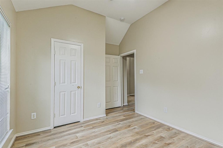 Photo 4 of 21 - 3715 Parkshire Dr, Pearland, TX 77584