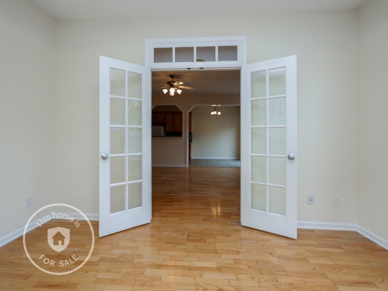 Photo 13 of 26 - 8108 Rolling Glenn Dr, Raleigh, NC 27616