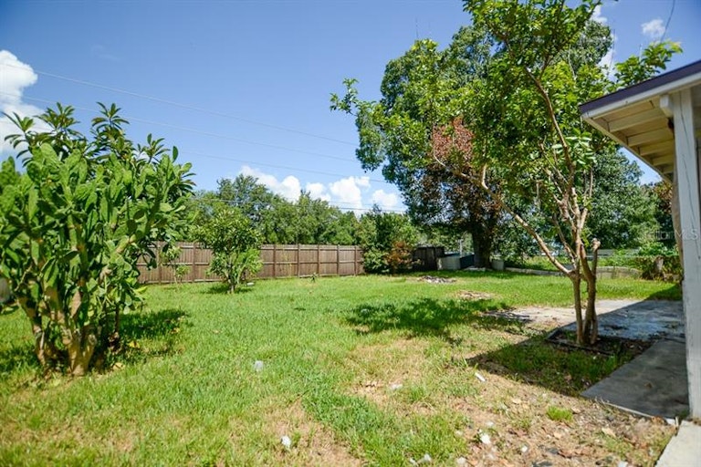 Photo 31 of 39 - 604 Deauville Ct, Kissimmee, FL 34758