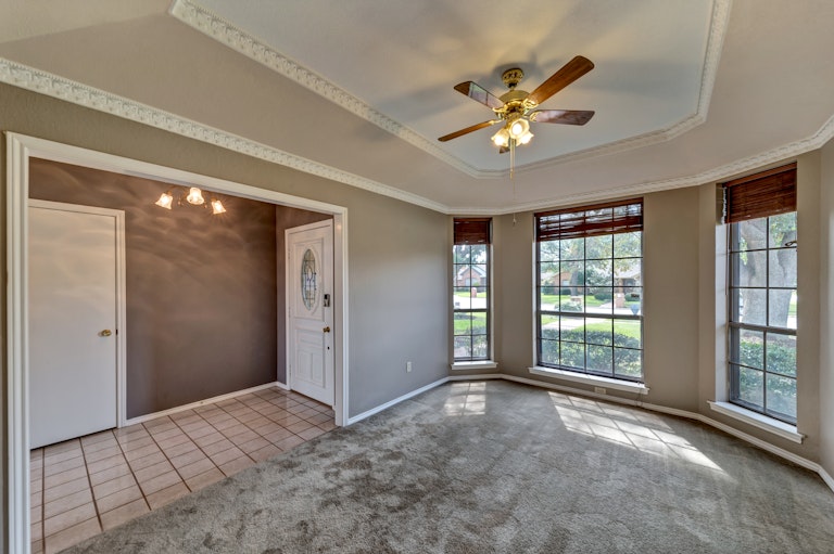 Photo 12 of 30 - 3608 Woodhaven Ct, Bedford, TX 76021