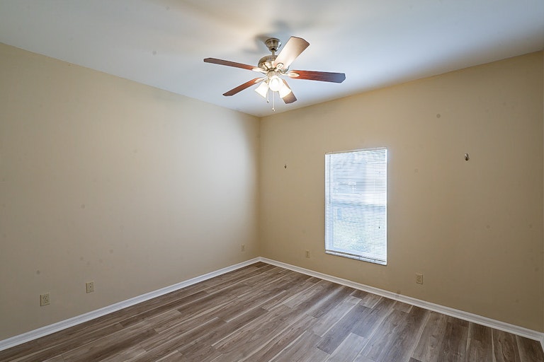 Photo 23 of 27 - 443 Sandestin Dr, Winter Haven, FL 33884