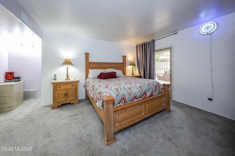 Photo 15 of 29 - 441 W Calle Lindero, Tucson, AZ 85704