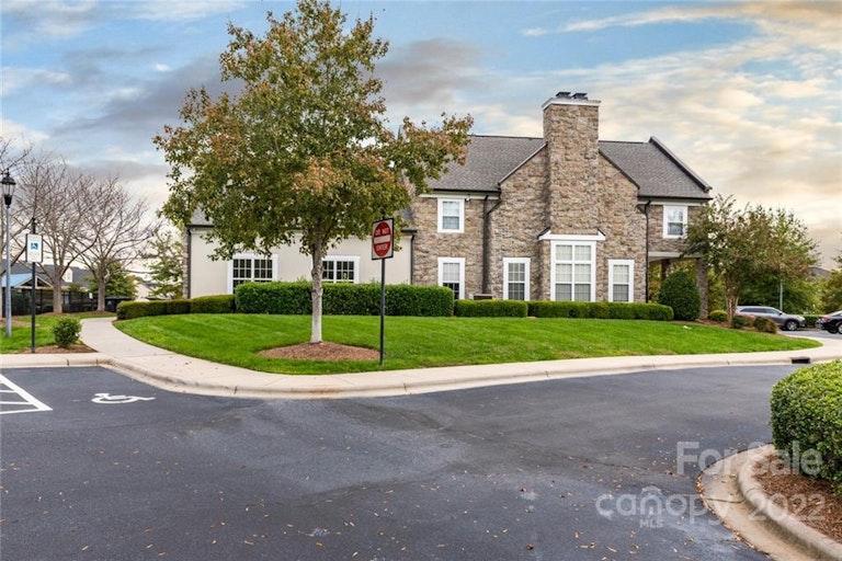 Photo 41 of 48 - 8725 Sedgeburn Dr, Charlotte, NC 28278