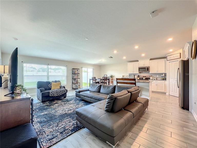 Photo 12 of 55 - 112 White Horse Way, Groveland, FL 34736