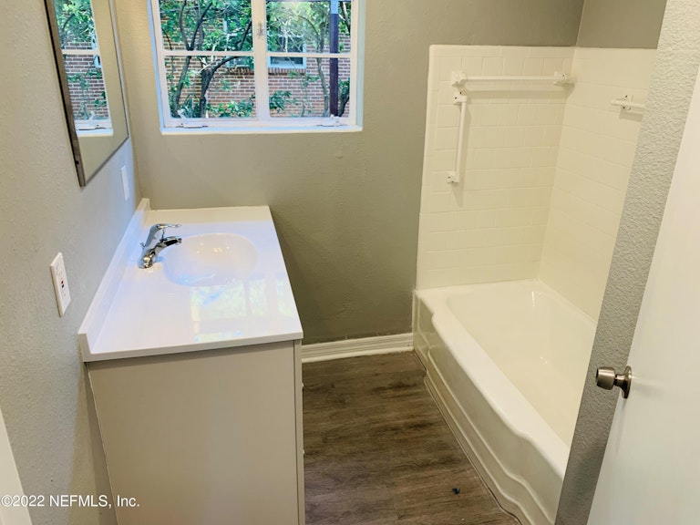Photo 14 of 19 - 1354 Labelle St, Jacksonville, FL 32205