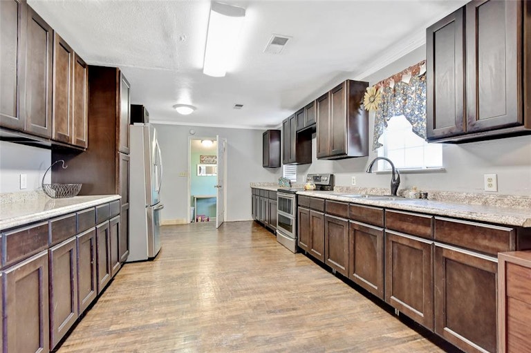 Photo 9 of 27 - 10634 County Road 58, Celina, TX 75009