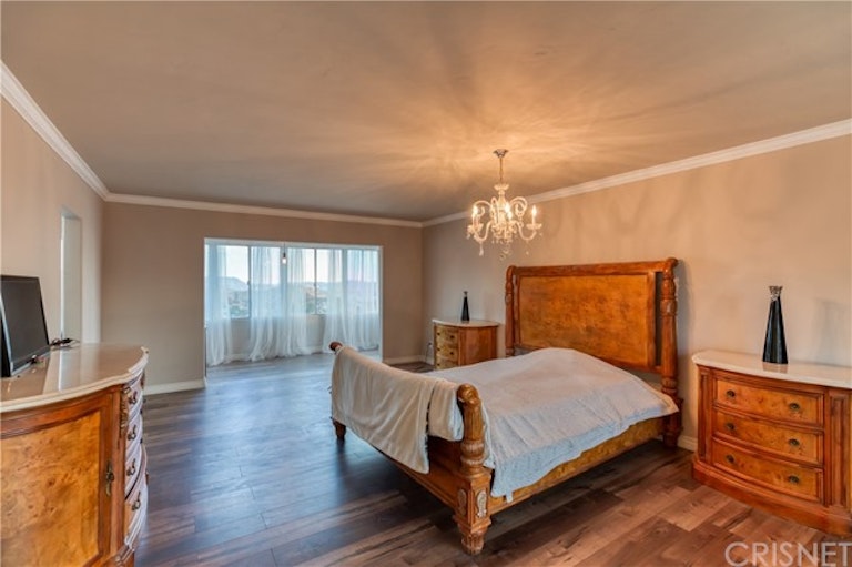 Photo 24 of 36 - 10366 Ormond St, Sunland, CA 91040