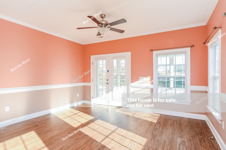 Photo 14 of 25 - 634 Lawson Cypress Ln, Fuquay Varina, NC 27526