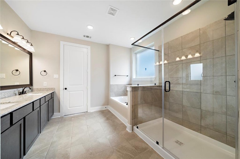 Photo 25 of 35 - 1617 Black Oak Dr, Rosharon, TX 77583