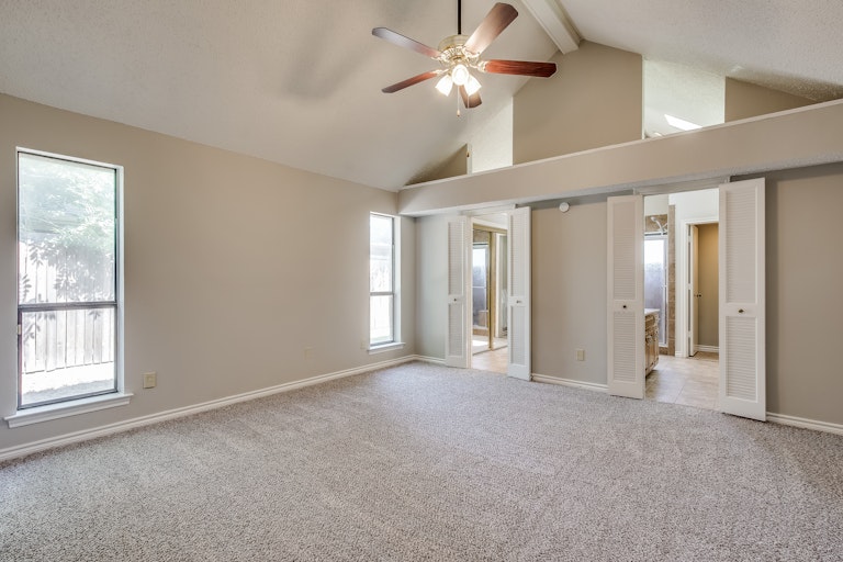 Photo 14 of 27 - 2618 Meadowridge Dr, Garland, TX 75044