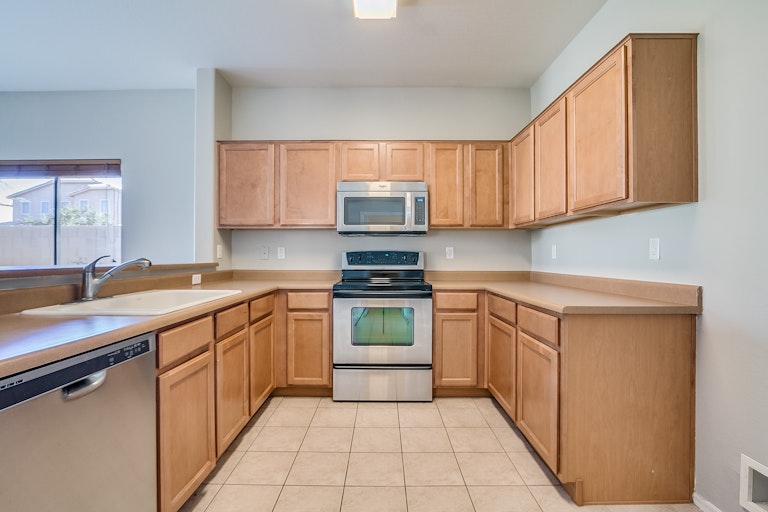 Photo 3 of 27 - 472 E Saddle Way, San Tan Valley, AZ 85143