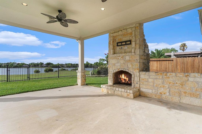 Photo 21 of 25 - 3284 Gladewater Ln, League City, TX 77573