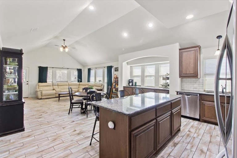 Photo 6 of 25 - 915 Birchwood Dr, Wylie, TX 75098
