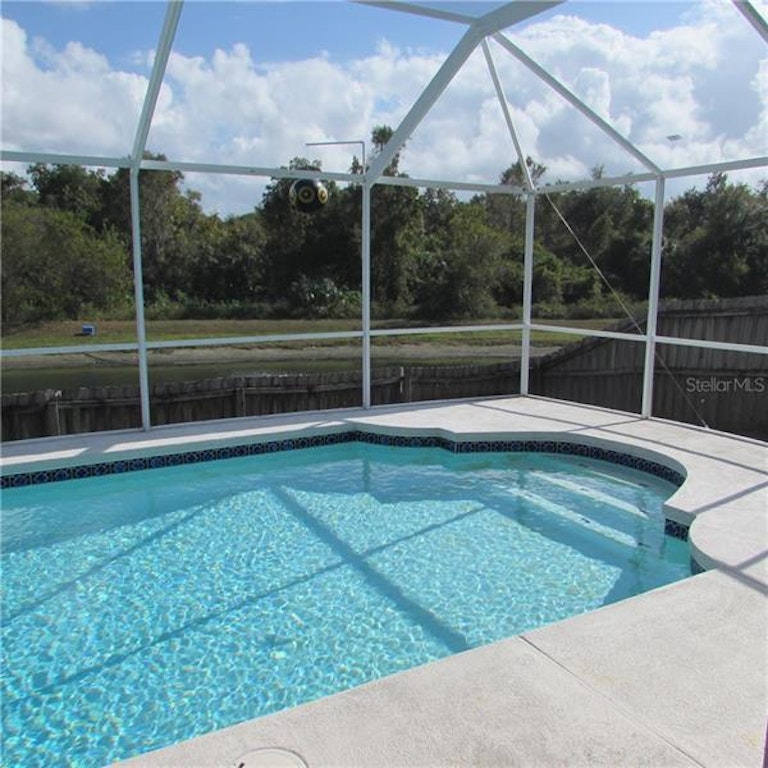 Photo 12 of 19 - 3520 Gray Whetstone St, Brandon, FL 33511