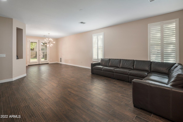 Photo 8 of 29 - 2595 E Carob Dr, Gilbert, AZ 85298
