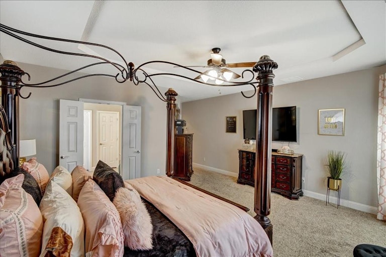 Photo 22 of 40 - 6413 Glenwick Dr, Fort Worth, TX 76123