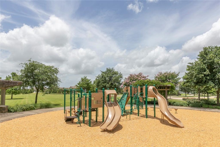 Photo 17 of 21 - 11114 Hindwing Trl, Cypress, TX 77433
